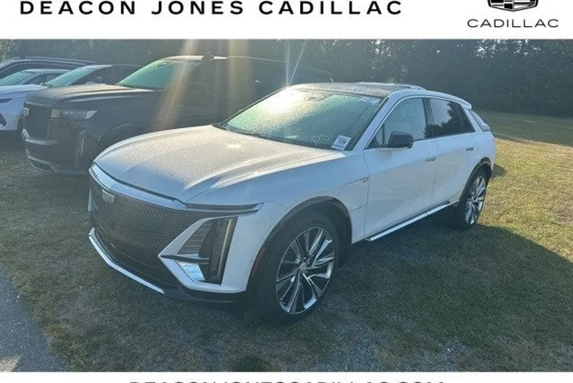 2024 Cadillac Lyriq Luxury photo 1