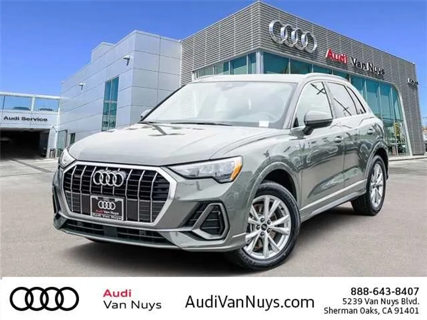 2022 Audi Q3 S line Premium photo 1