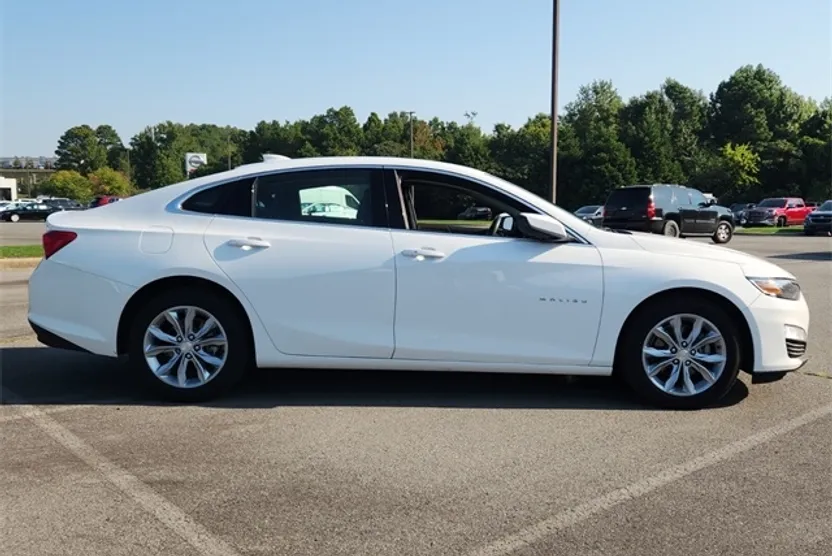 2025 Chevrolet Malibu 1LT photo 1