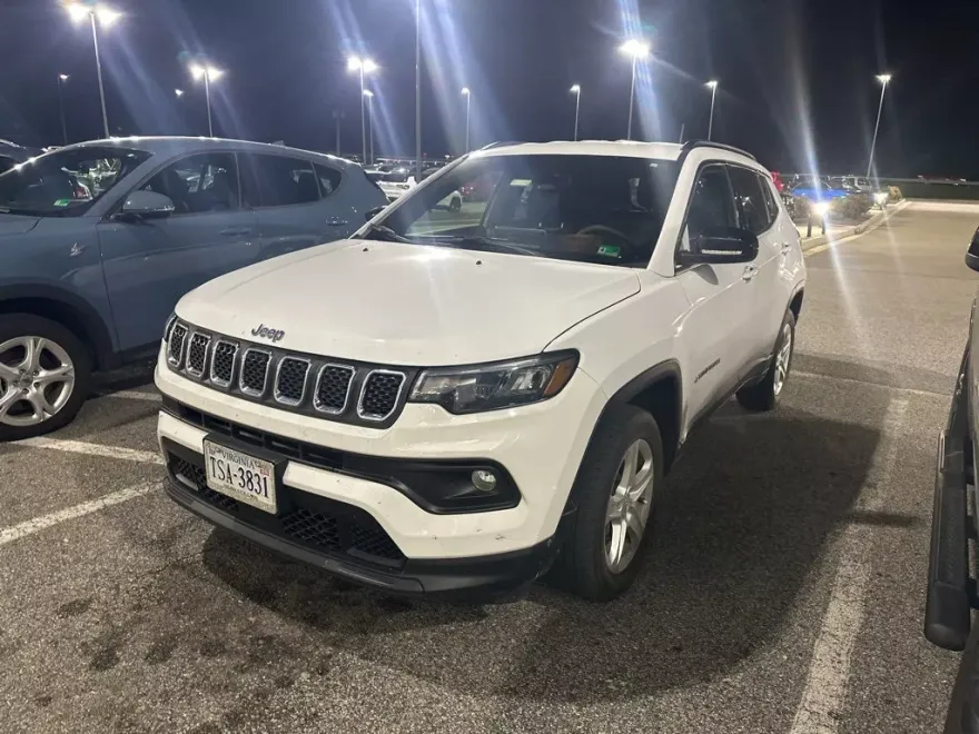 2023 Jeep Compass Latitude photo 1