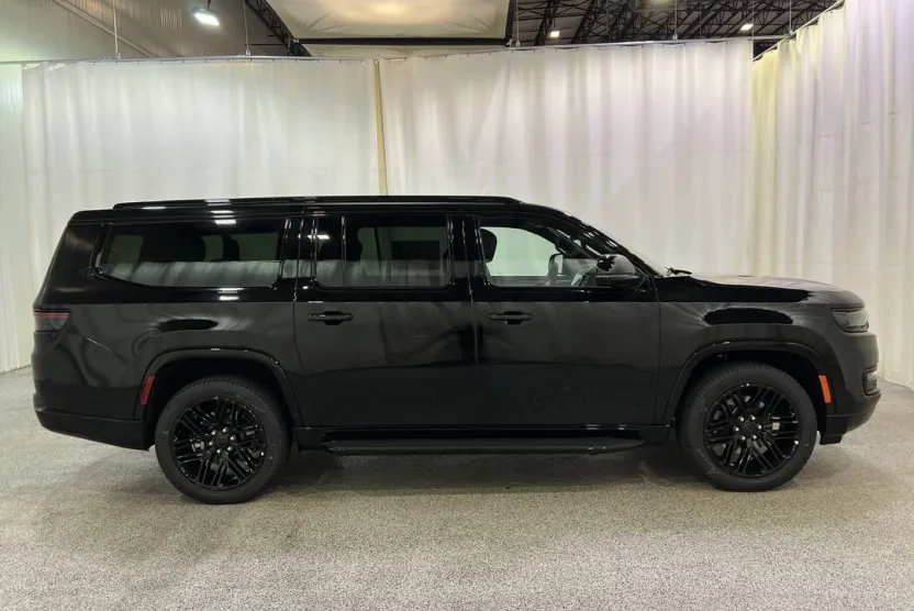 2025 Jeep Wagoneer L Series II Carbide photo 1