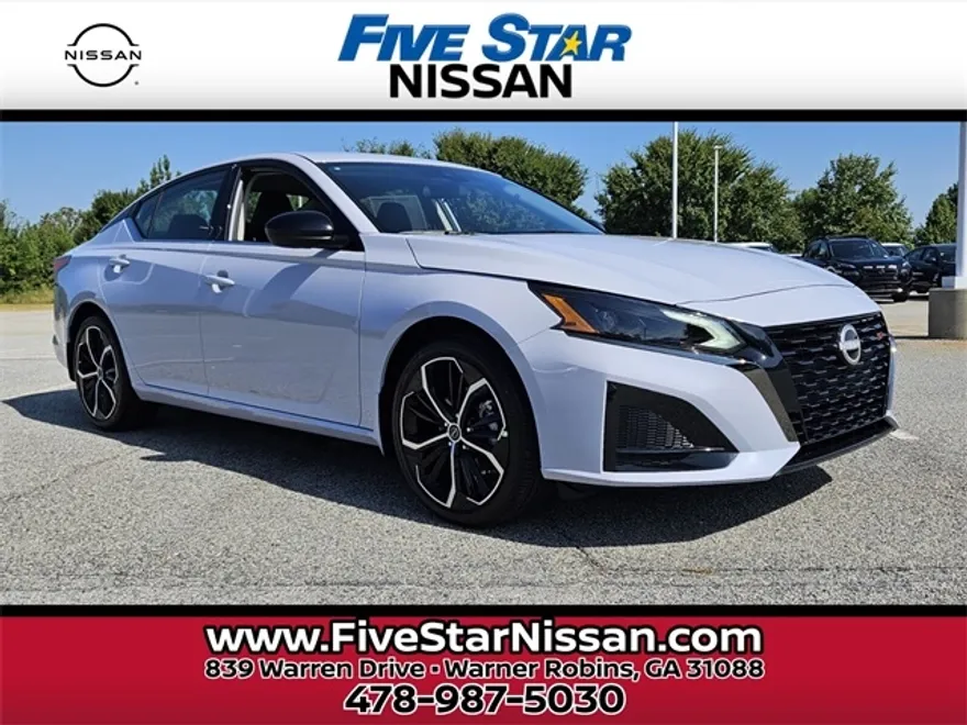 2025 Nissan Altima 2.5 SR photo 1
