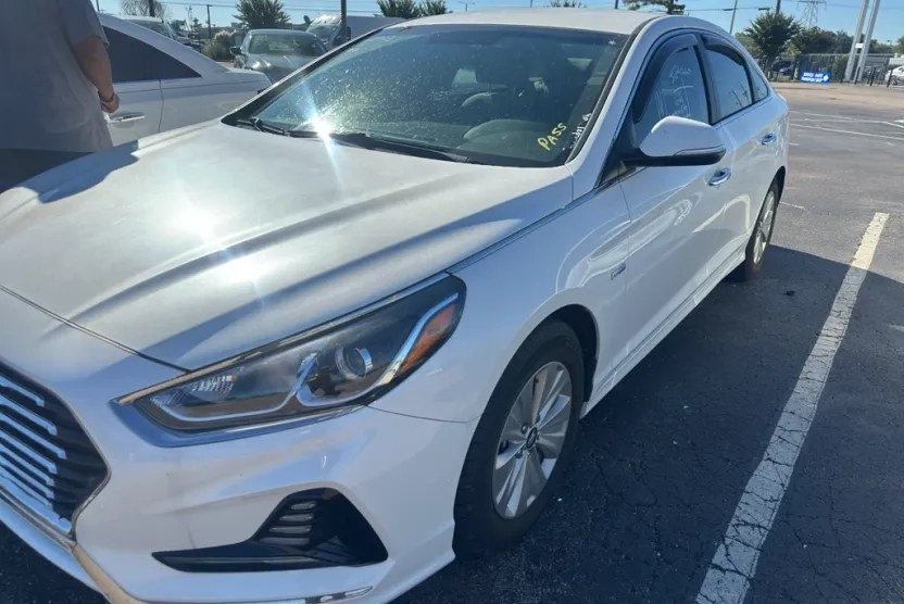 2019 Hyundai Sonata Hybrid SE photo 1