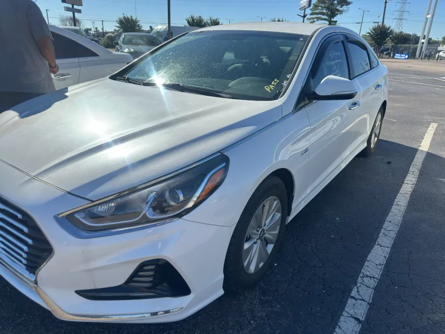 2019 Hyundai Sonata Hybrid SE photo 1