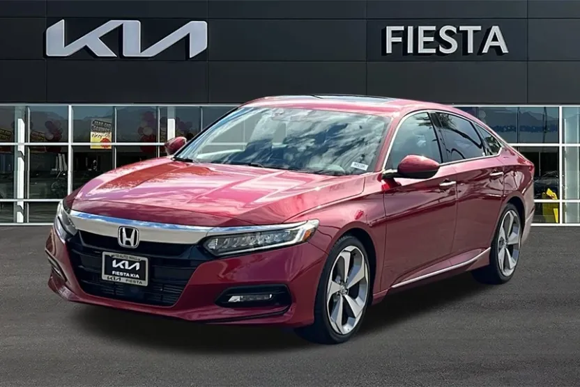 2018 Honda Accord Touring photo 1