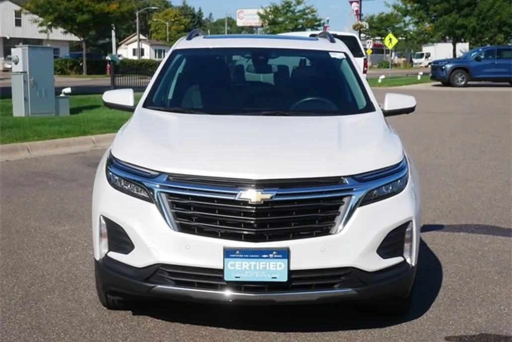 2022 Chevrolet Equinox LT photo 1