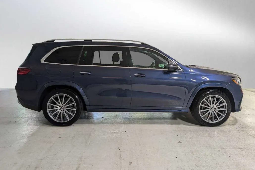 2025 Mercedes Benz GLS 450 photo 1