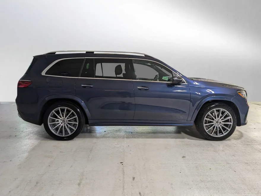 2025 Mercedes Benz GLS 450 photo 1