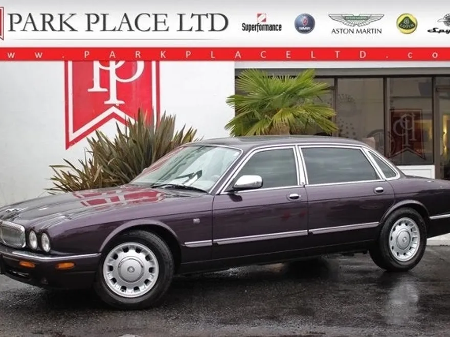 1998 Jaguar XJ 8 Vanden Plas photo 1
