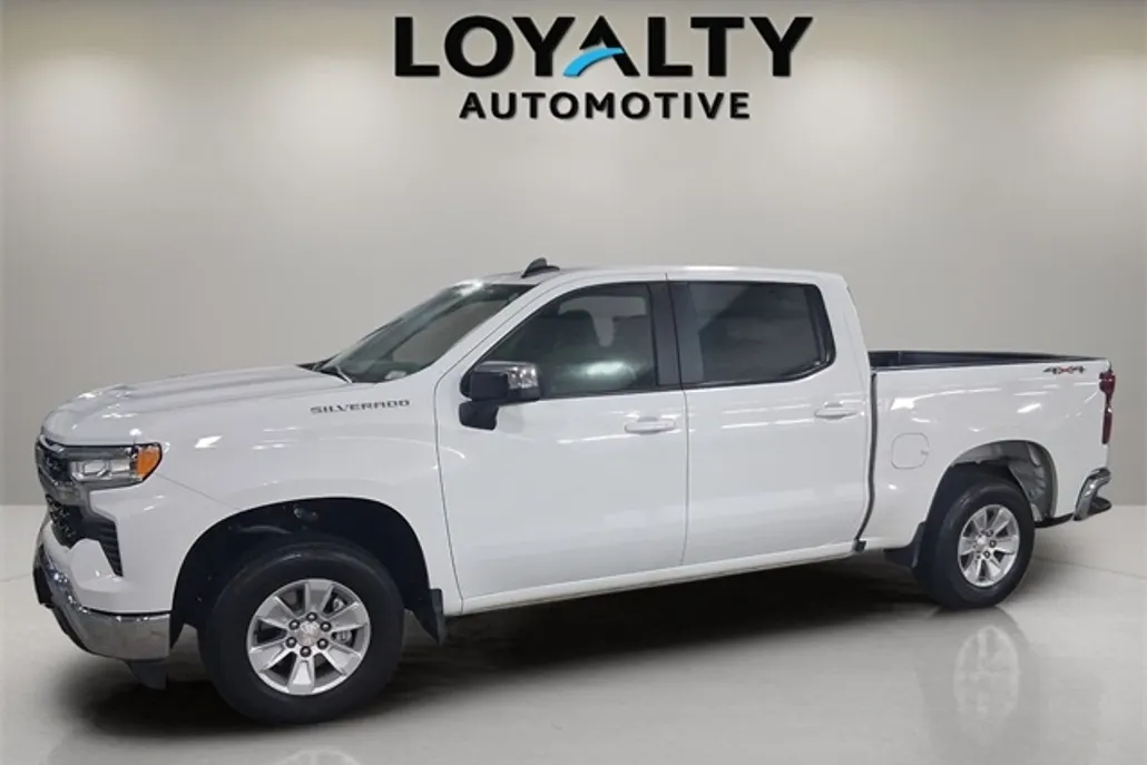 2025 Chevrolet Silverado 1500 LT photo 1