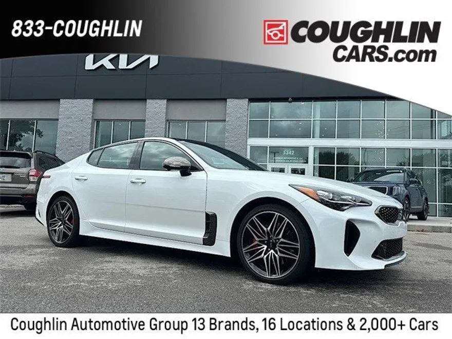 2022 Kia Stinger GT2 photo 1