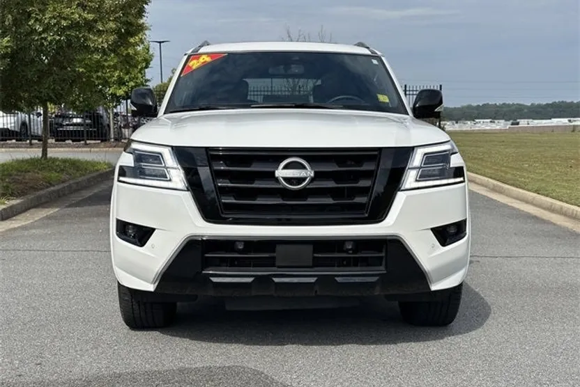 2024 Nissan Armada SL photo 1