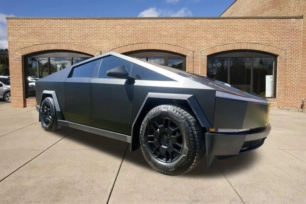 2024 Tesla Cybertruck Cyberbeast All-Wheel Drive photo 1