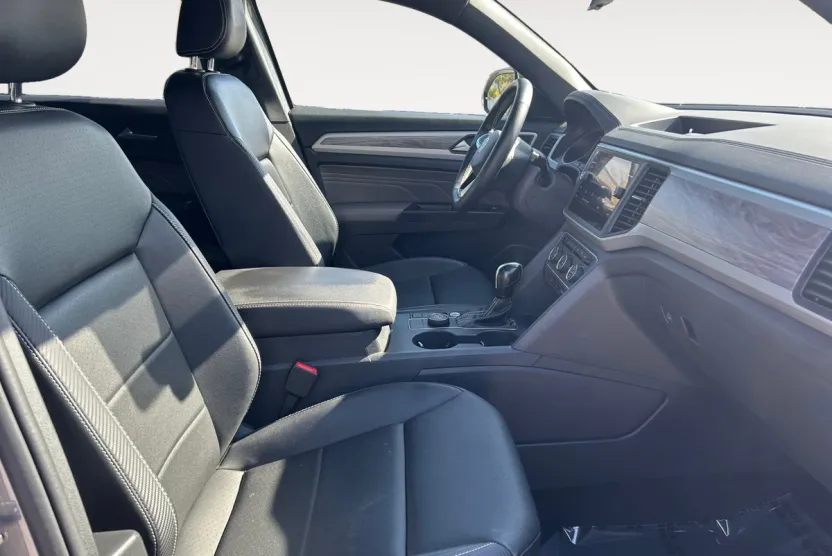 2021 Volkswagen Atlas Cross Sport SE photo 1