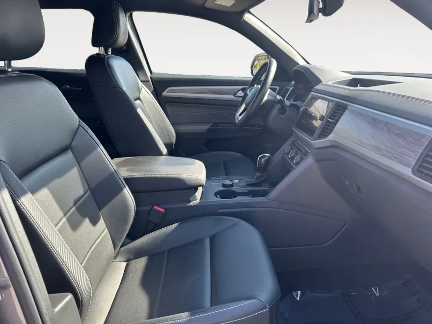 2021 Volkswagen Atlas Cross Sport SE photo 1
