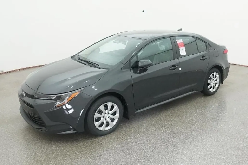 2025 Toyota Corolla LE photo 1