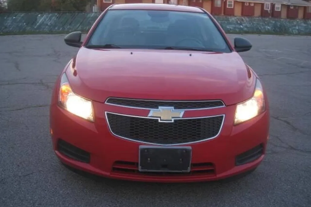 2014 Chevrolet Cruze LS photo 1