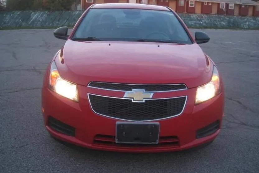 2014 Chevrolet Cruze LS photo 1