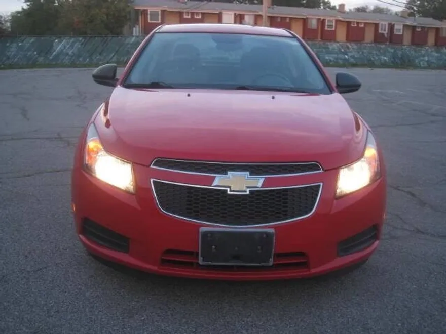 2014 Chevrolet Cruze LS photo 1