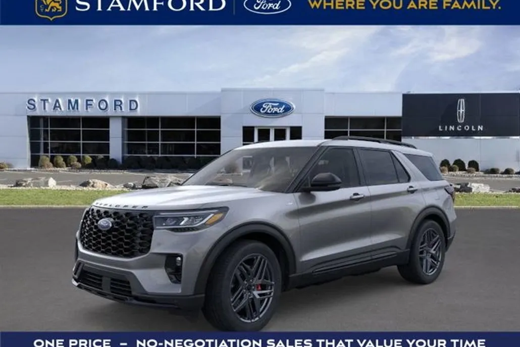 2025 Ford Explorer ST-Line photo 1