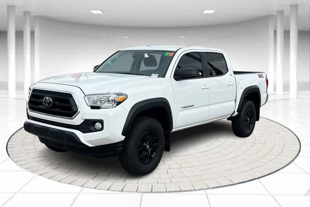 2023 Toyota Tacoma SR5 photo 1