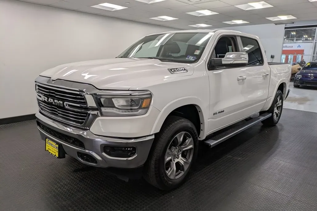 2019 Ram 1500 Laramie photo 1