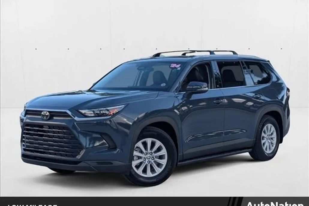 2024 Toyota Grand Highlander XLE photo 1