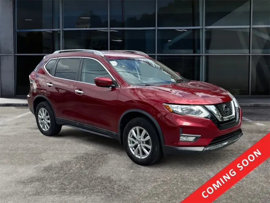 2018 Nissan Rogue SV photo 1