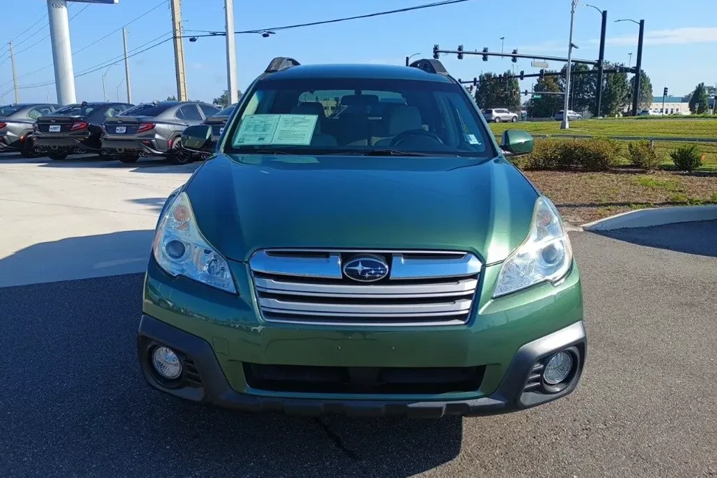 2014 Subaru Outback 2.5i Premium photo 1
