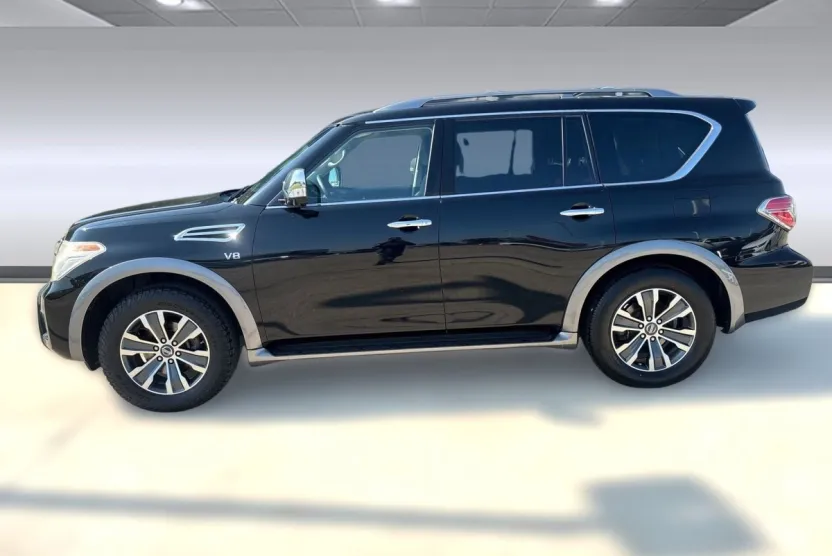 2017 Nissan Armada SL photo 1