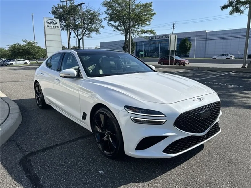 2022 Genesis G70 3.3T photo 1