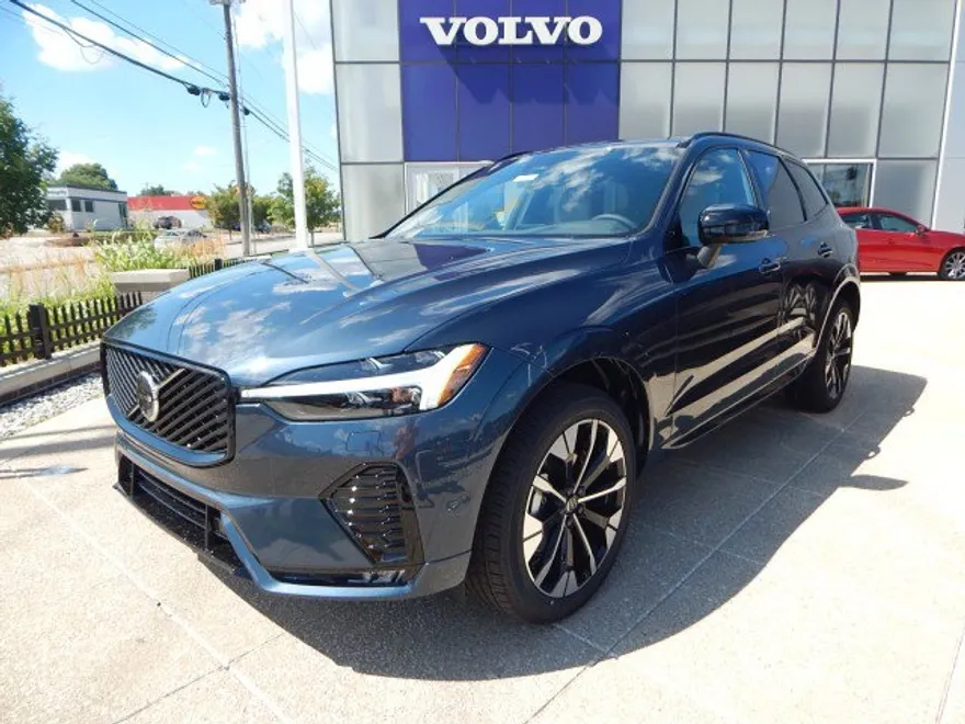 2026 Volvo XC60 B5 Plus photo 1