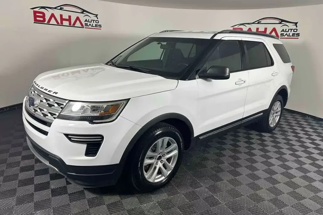 2019 Ford Explorer XLT photo 1