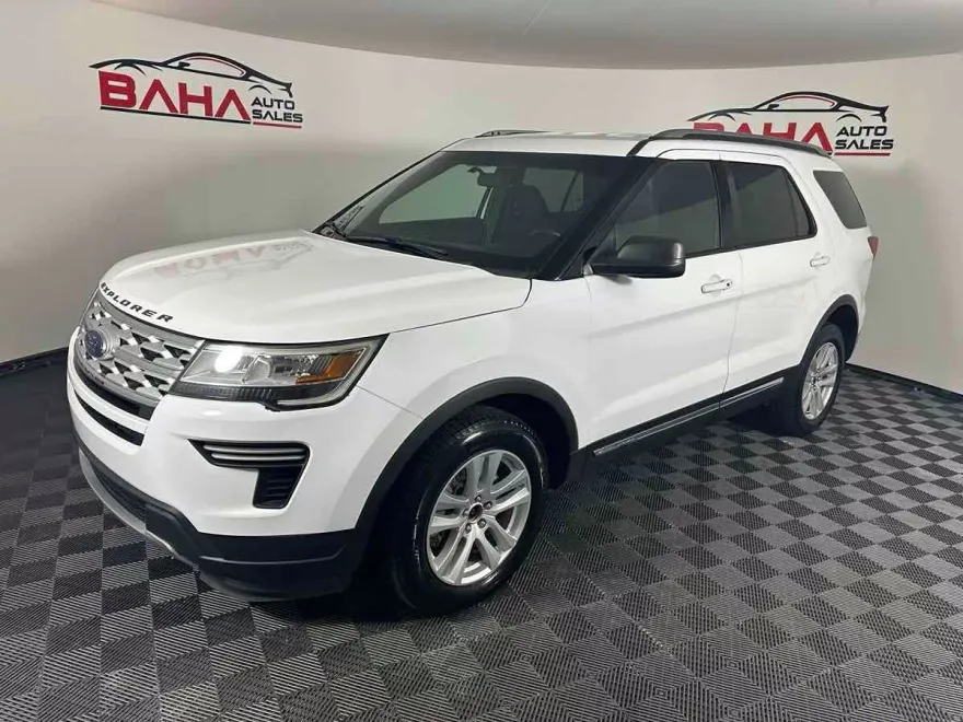 2019 Ford Explorer XLT photo 1
