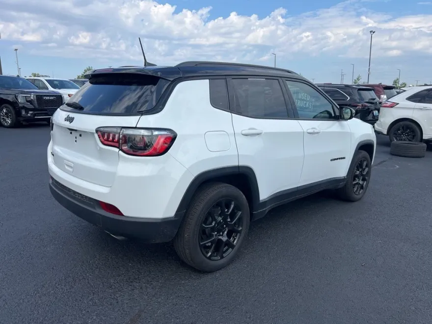 2022 Jeep Compass Altitude photo 1