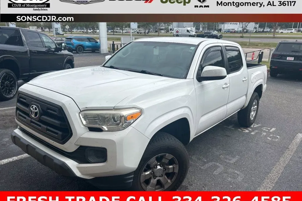2017 Toyota Tacoma SR5 photo 1