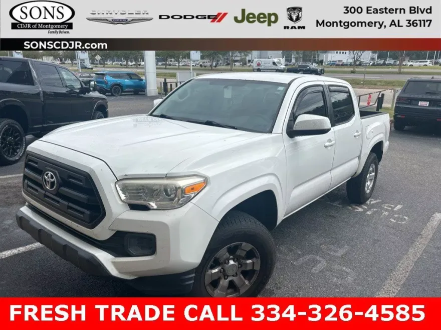 2017 Toyota Tacoma SR5 photo 1