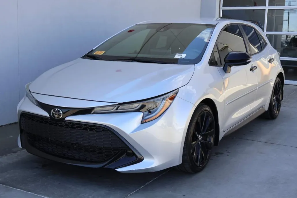2022 Toyota Corolla SE photo 1