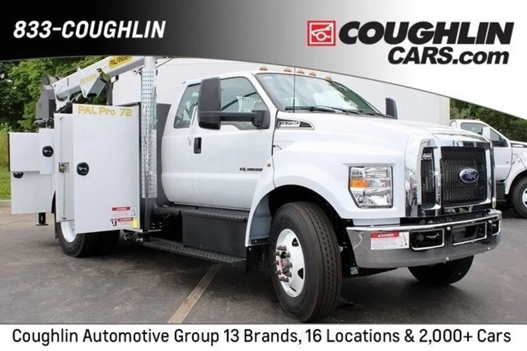 2024 Ford F-750 photo 1