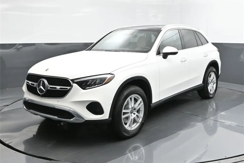 2025 Mercedes Benz GLC 300 photo 1