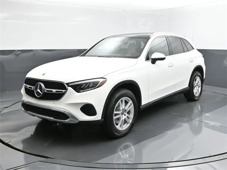 2025 Mercedes Benz GLC 300 photo 1