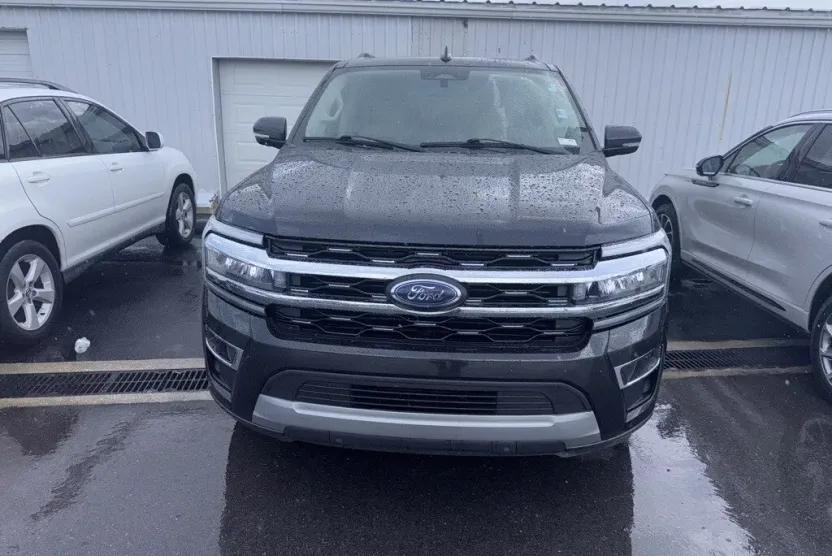 2023 Ford Expedition Limited photo 1