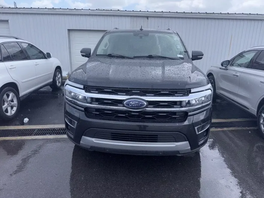 2023 Ford Expedition Limited photo 1