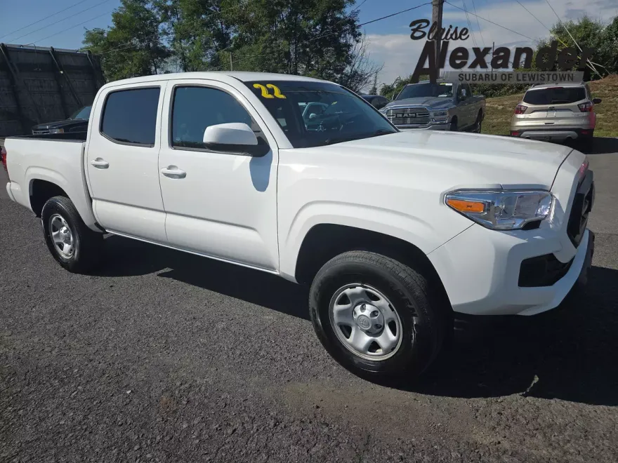 2022 Toyota Tacoma 4x4 SR Double Cab V6 photo 1