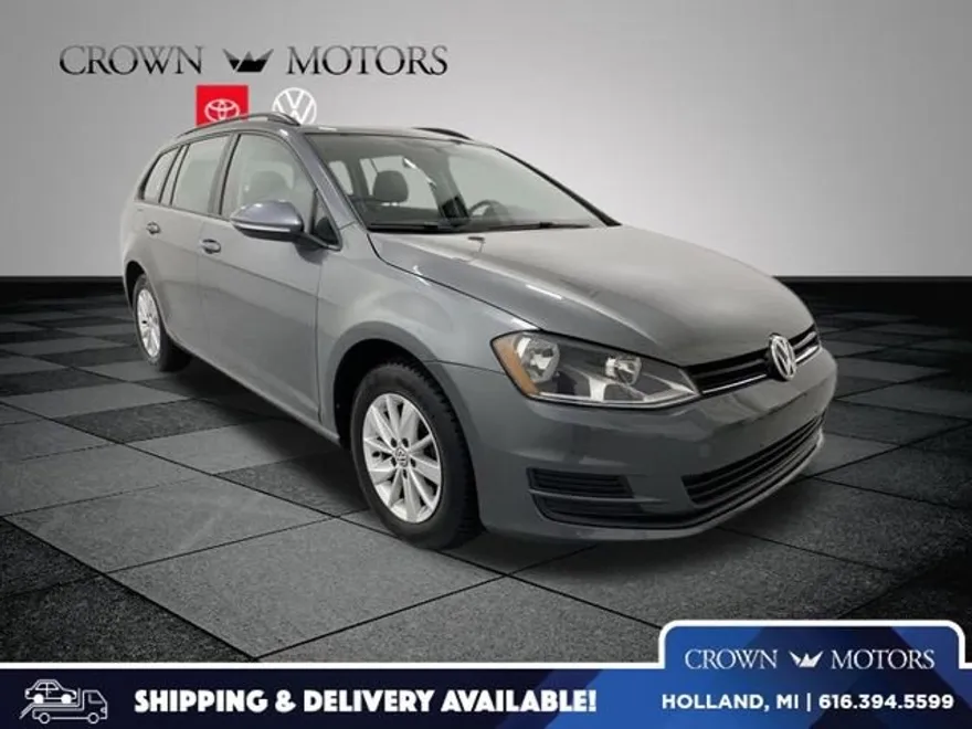 2017 Volkswagen Golf SportWagen S photo 1