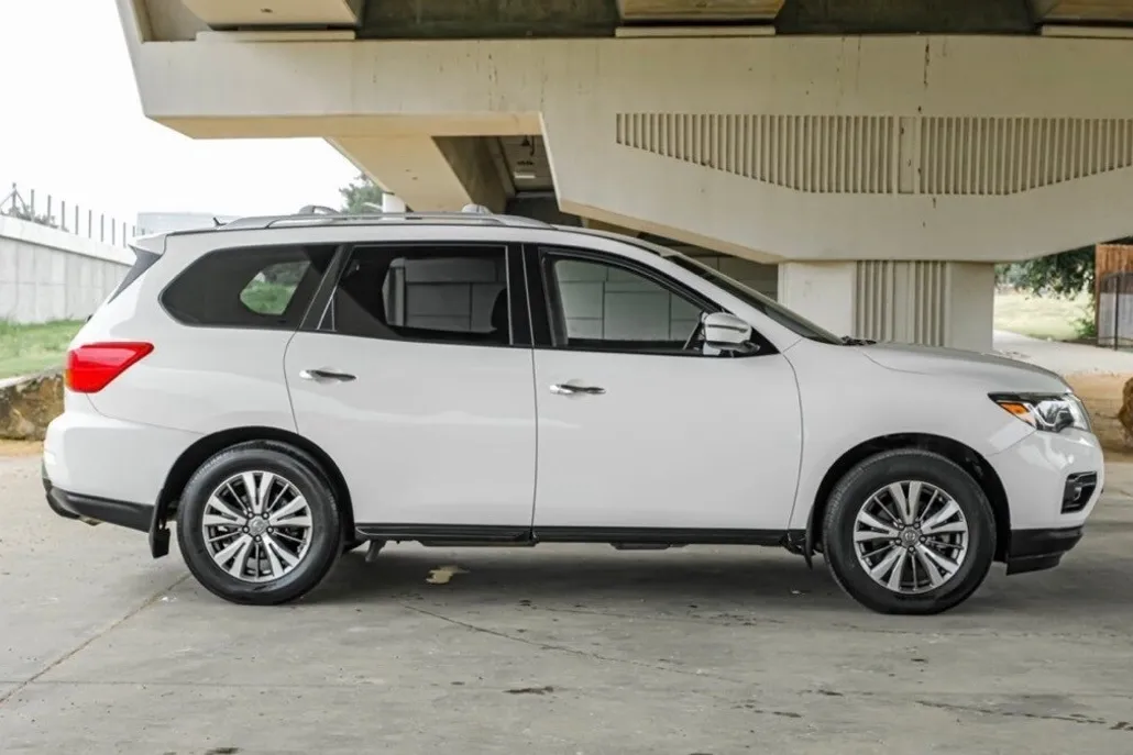 2018 Nissan Pathfinder S photo 1