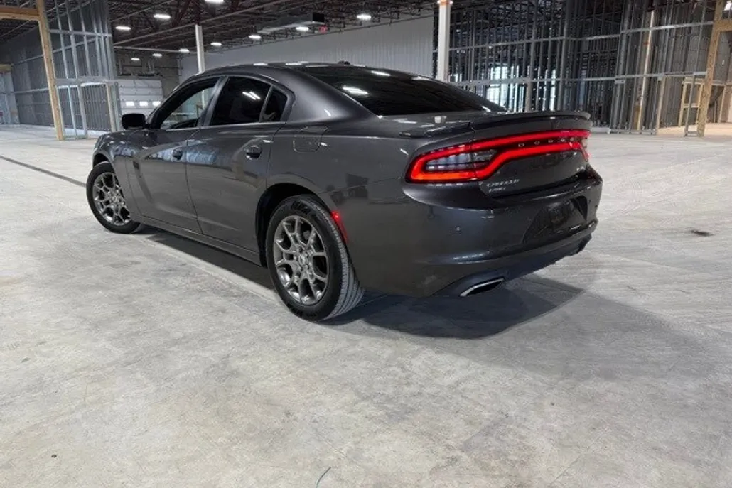 2017 Dodge Charger SXT photo 1