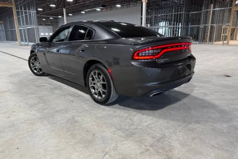2017 Dodge Charger SXT photo 1
