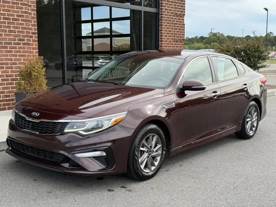 2020 Kia Optima LX photo 1