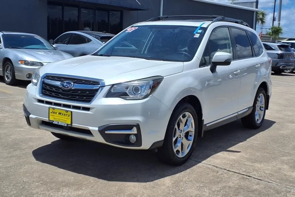 2017 Subaru Forester 2.5i Touring photo 1